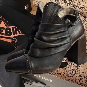 FREEBIRD JERICHO GENUINE LEATHER BOOTIES NEW IN BOX